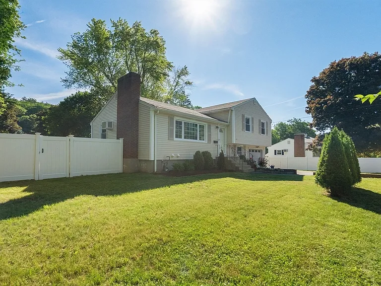 221 Totten Pond Rd — Photo 35