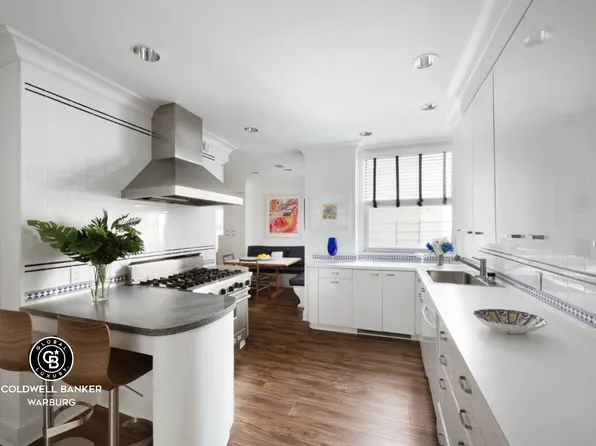 1165 Park Avenue image 5 of 28