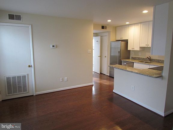 2nd image of 1706 Dewitt Ave APT B