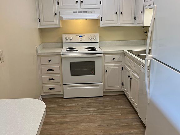 3rd image of 3304 Clover Hill Dr