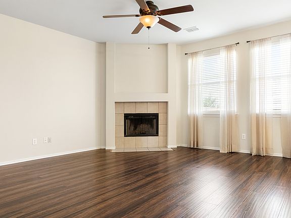 2nd image of 2732 Winterberry Ln