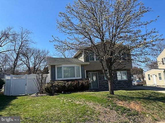 2nd image of 416 Sudbury Rd