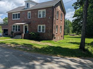 97 Rauch Rd, Lake Huntington, NY 12752