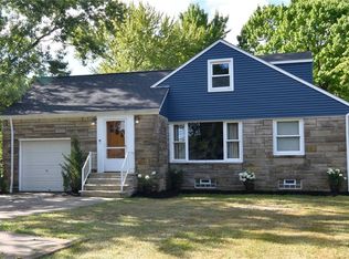 1496 E Wallings Rd, Broadview Heights, OH 44147