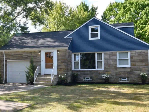 1496 E Wallings Rd, Broadview Heights, OH 44147