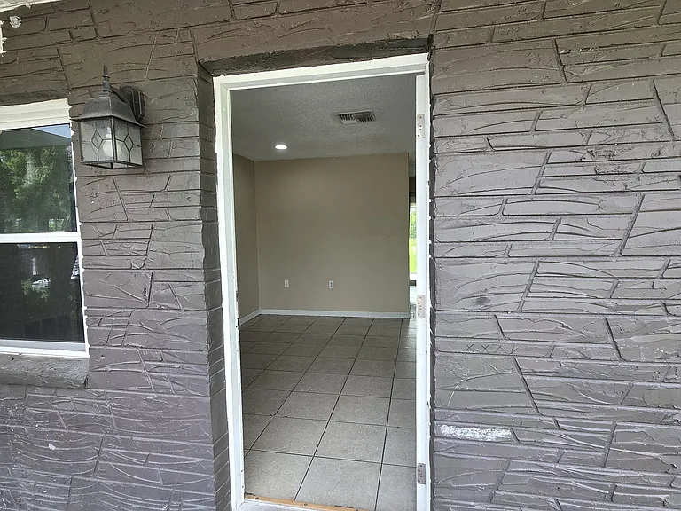 1101 Skyview Blvd #1 — Photo 6