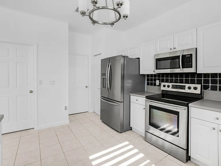9002 SW 214th Ln — Photo 10