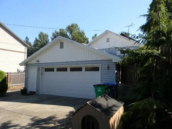 3918 SW Vesta St photo 1