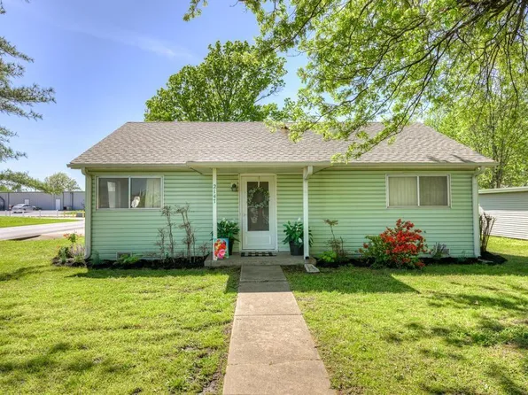 2147 S Main St, Carthage, MO 64836