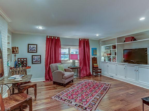 2nd image of 3336 Highland Park Pl