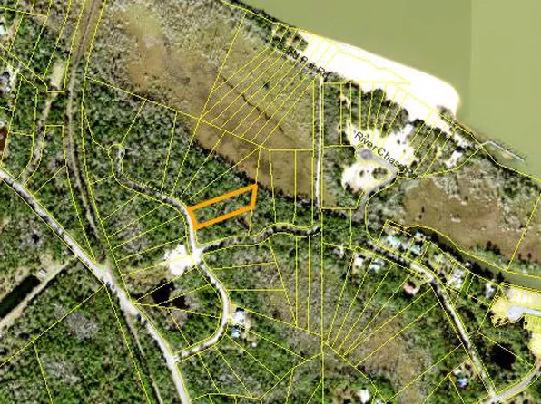 135 Water Oaks Way, Apalachicola, FL 32320