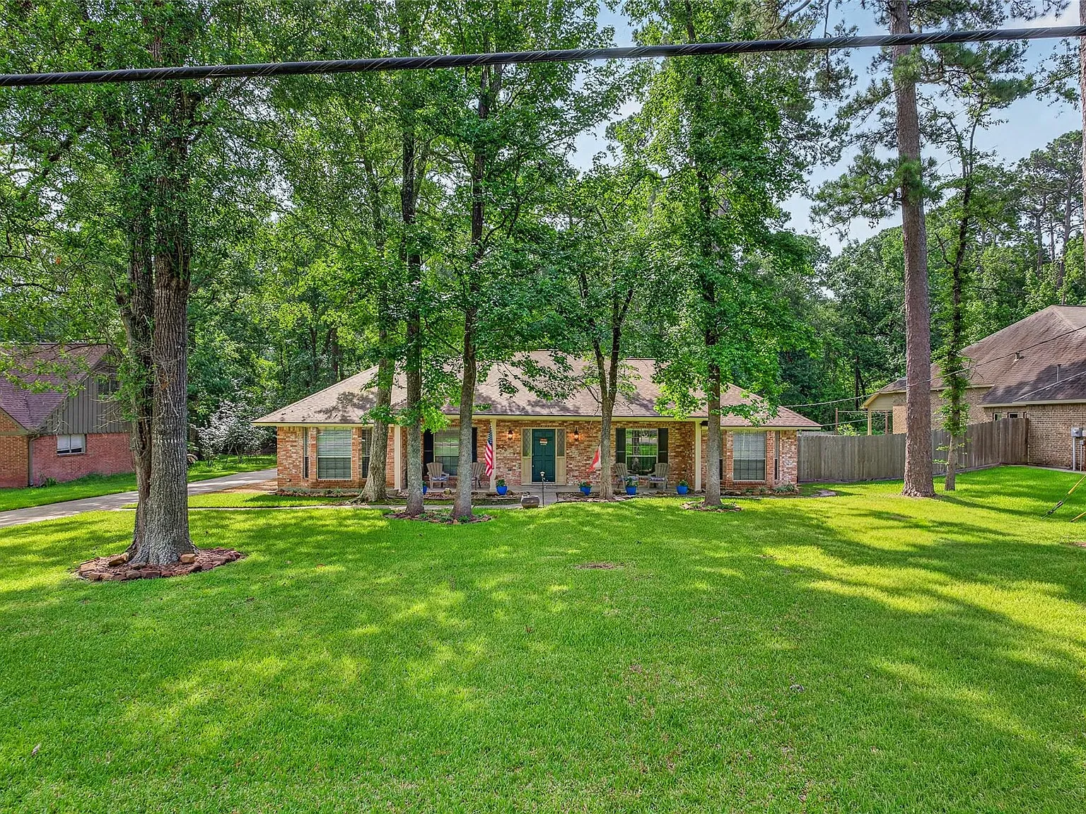 4 bed, 3.0 bath, 2490 sqft, $2,550 — Photo 2