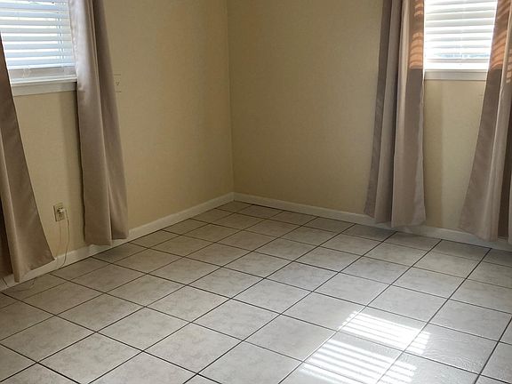 5th image of 416 Beverly Garden Dr