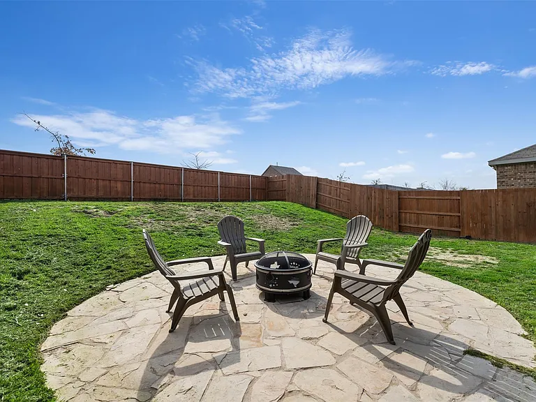 328 Thornless Cir — Photo 30