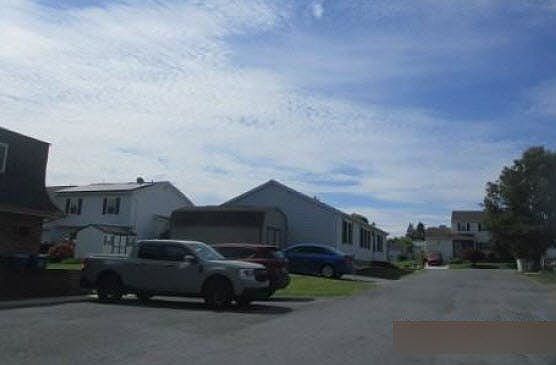 3rd image of 49 Glenview Cir