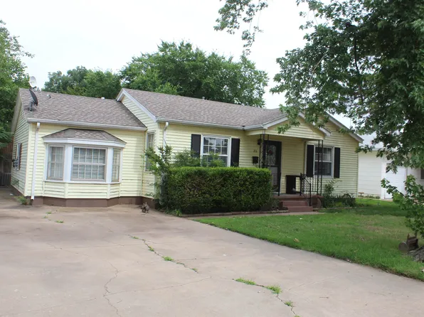 20 Legion Dr, Fairview, OK 73737