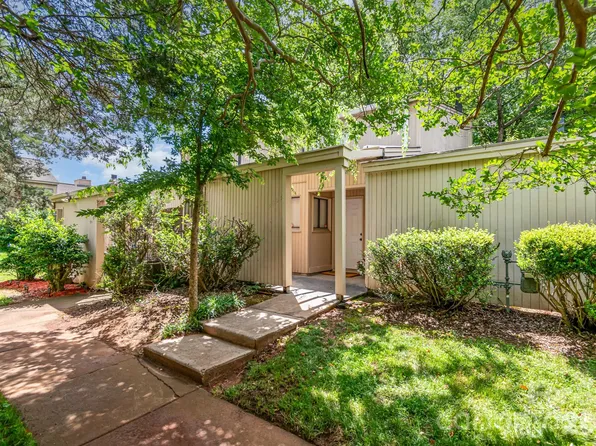 8005 Horse Chestnut Ln, Charlotte, NC 28277