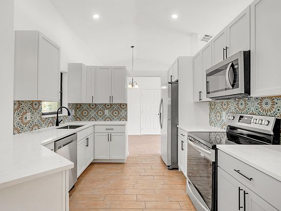 2nd image of 731 SE Majestic Terrace