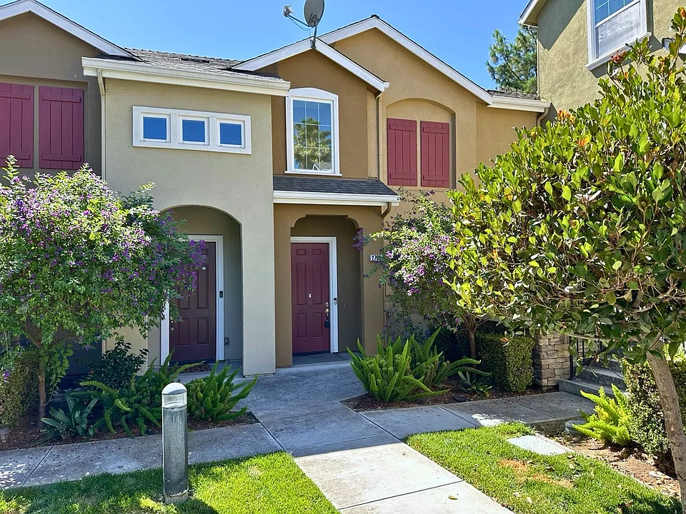 2767 Lavender Ter