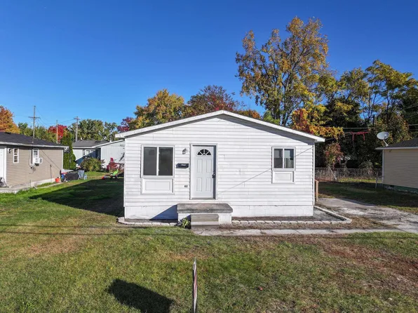 1127 Vanderburgh Pl, Port Huron, MI 48060