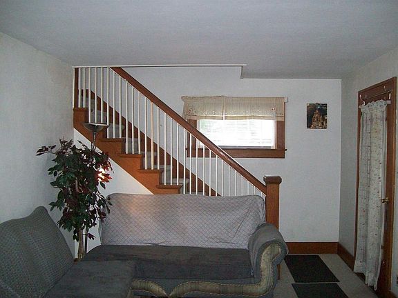 3rd image of 1610 Frances Ave