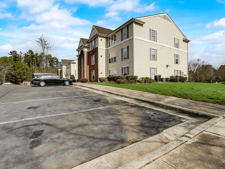 Forest Glen Apartments — Photo 7