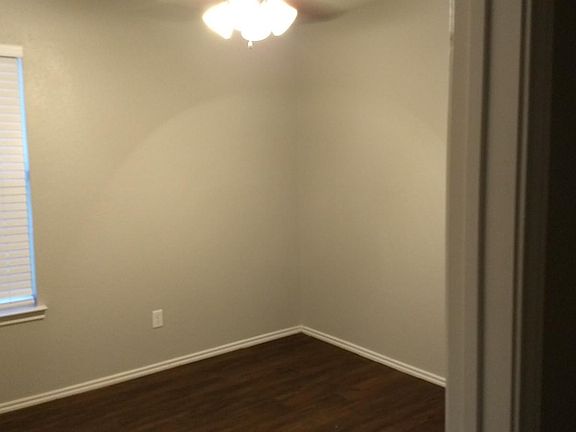 5th image of 334 Parkwood Ln
