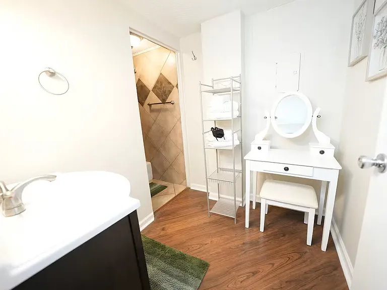 510 Gay St #915 — Photo 10