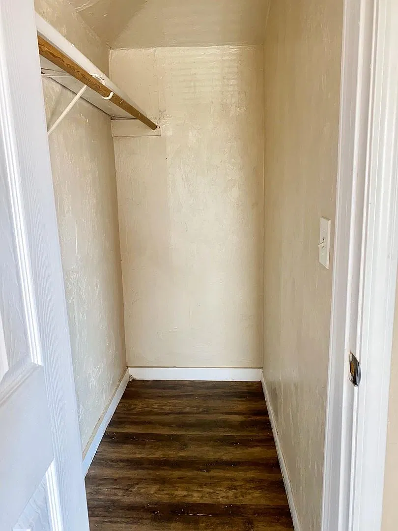 2105 Avenue T — Photo 3