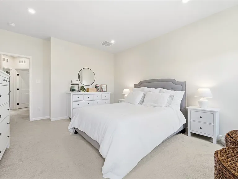 7402 Chestnut Way — Photo 23