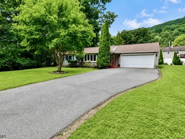 47 Pequot Trl, Jefferson Twp., NJ 07438
