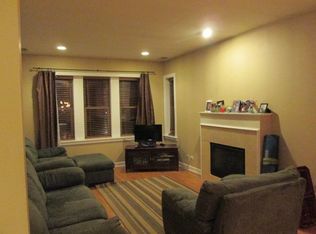 3355 W Belle Plaine Ave APT 3E, Chicago, IL 60618