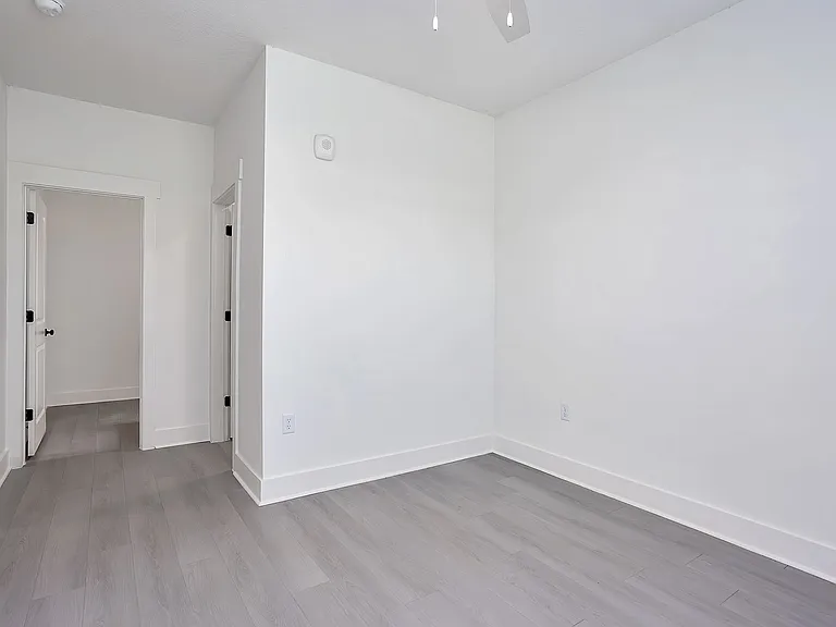 Joy Park Luxury Apartments — Photo 27