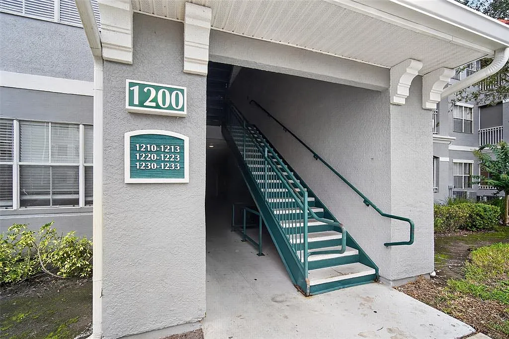 2 bed, 2.0 bath, 1083 sqft, $1,950 — Photo 3