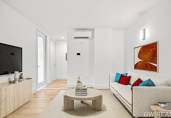 2nd image of 310 Graham Ave #2B