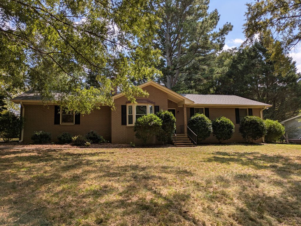 1418 Old Ivy Rd - Property Image