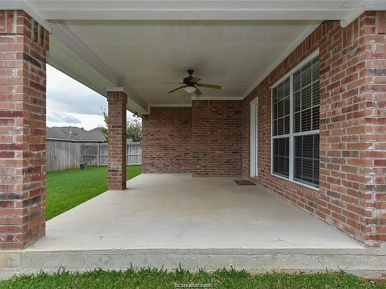 914 Crystal Dove Ave — Photo 18