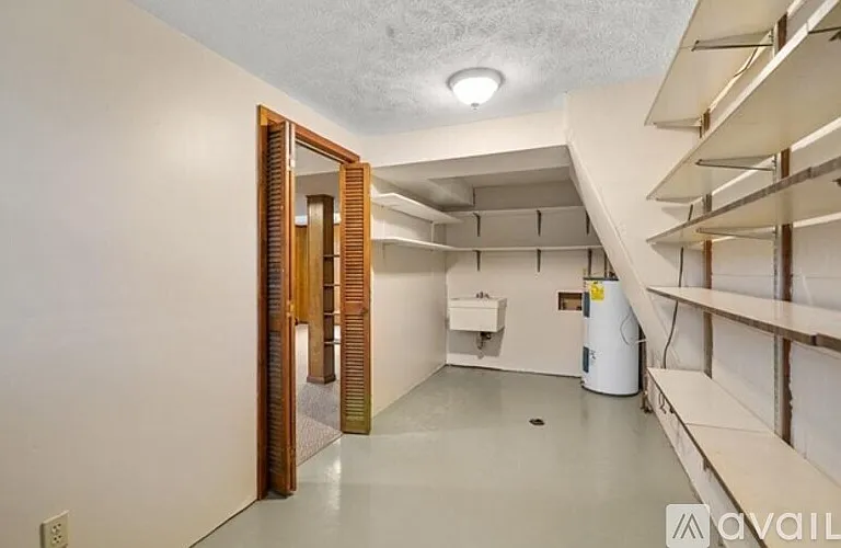 1712 Scampton Dr — Photo 22