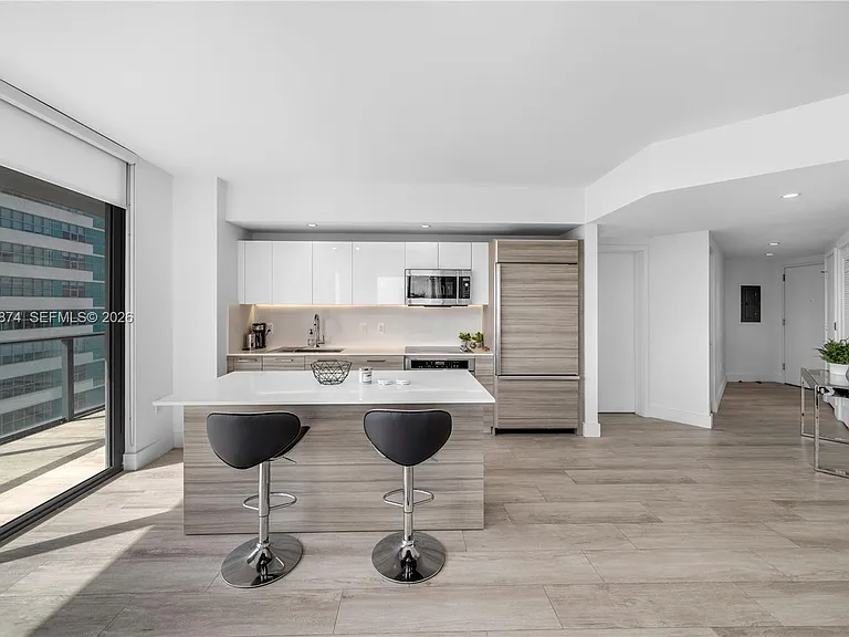 121 NE 34th St #1704 — Photo 7