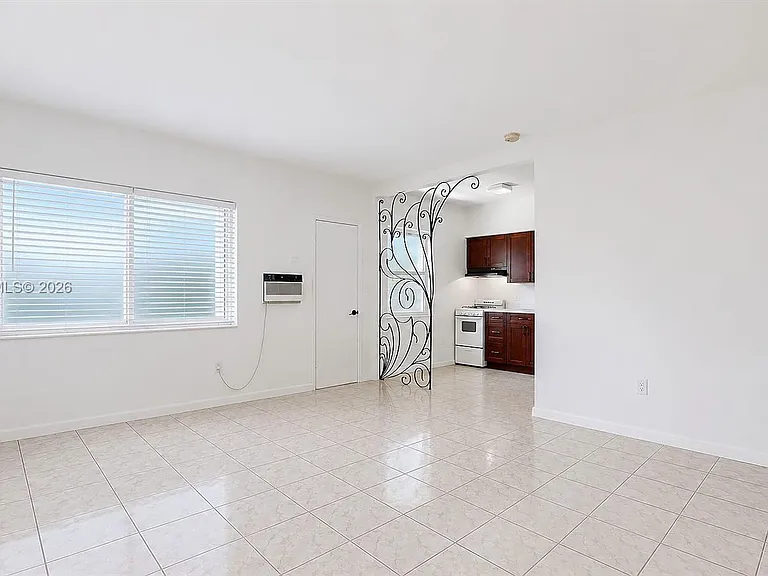 2499 SW 27th St #5 — Photo 9