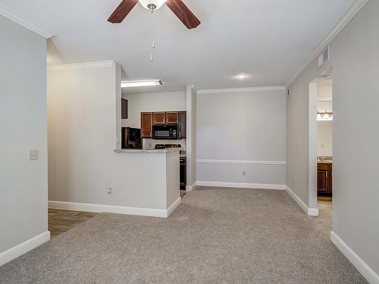 Signature Point Apartment Homes — Photo 24