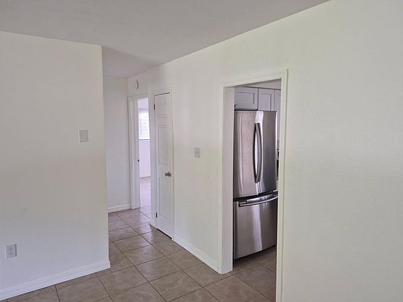 5th image of 7232 Dianne Dr