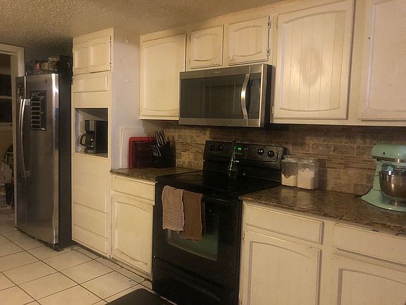 2nd image of 10323 Roberts Rd