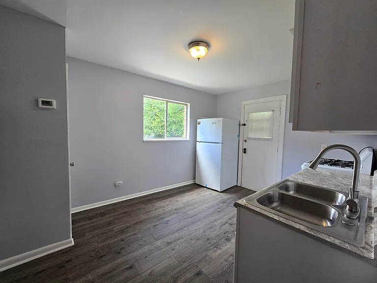 424B Bryan St — Photo 7