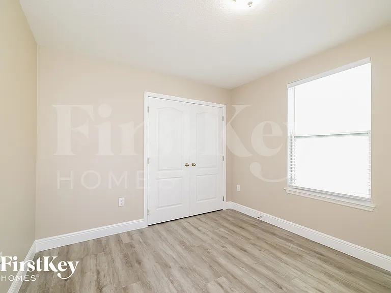 421 Finley Ave — Photo 11