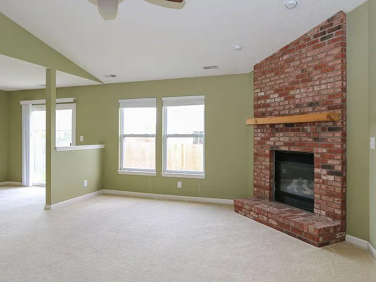 722 Elijah St — Photo 3