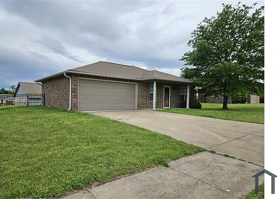 2208 Wewoka St — Photo 1