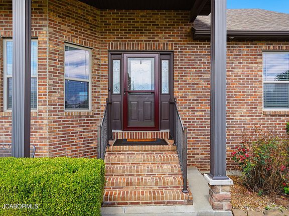 3rd image of 307 Marinas Ave