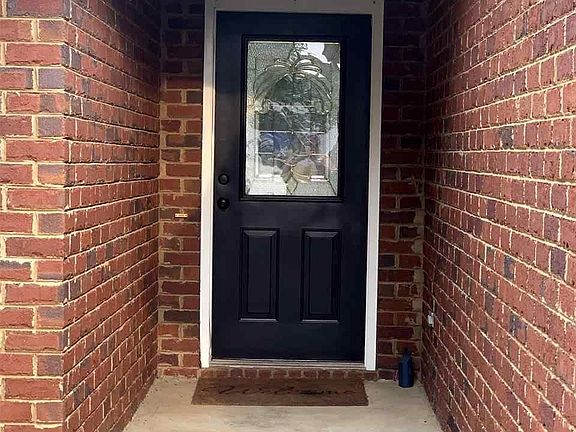 2nd image of 221 Tanner Point Dr