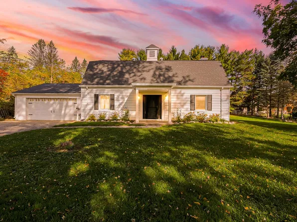 8703 Brookville Rd, Plymouth, MI 48170
